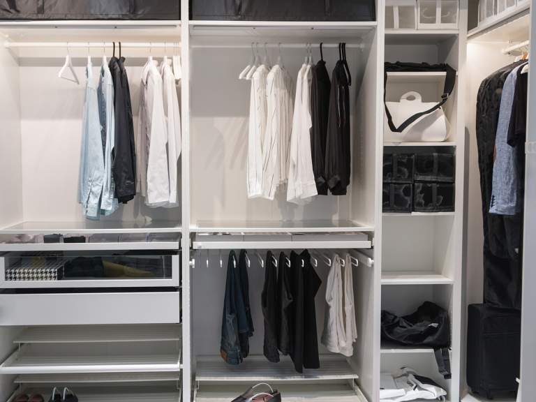 Minimal Pieces, Maximum Style: Capsule Wardrobe Hacks on a Budget